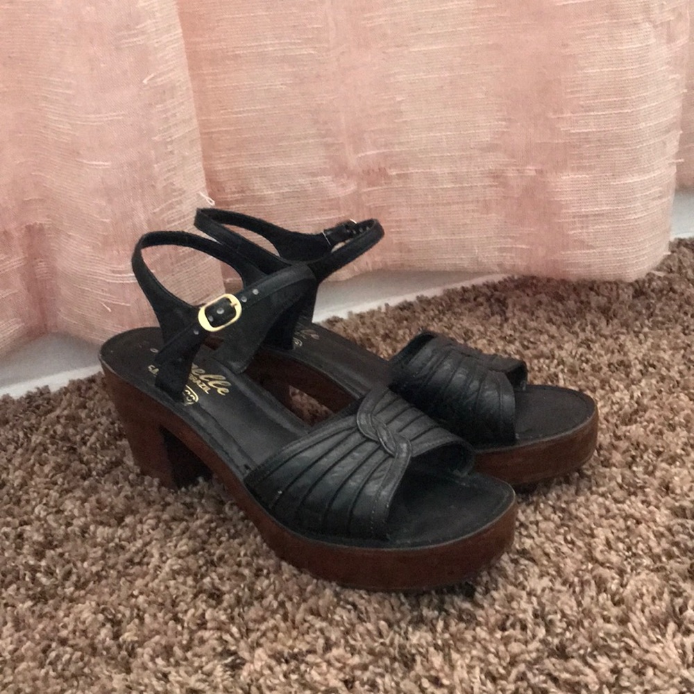 Vintage 1970’s Platform Sandals